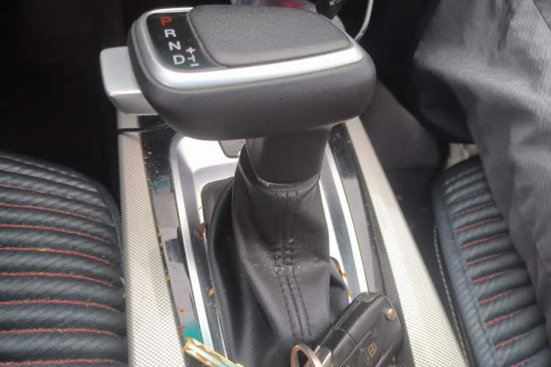 Used Luxgen U6 SUV 2018 1.8T Classic Comfort Edition Gear Lever