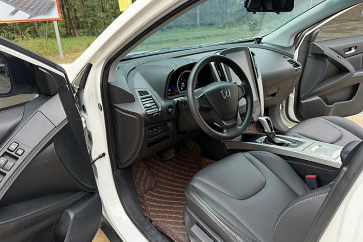 Used Luxgen U6 SUV 2018 1.8T Classic Comfort Edition Interior 1