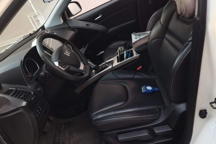 Used Luxgen U6 SUV 2018 1.8T Classic Sunroof Edition Left Front Seat