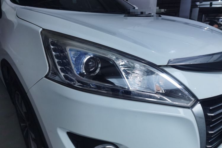 Used Luxgen U6 SUV 2018 1.8T Classic Sunroof Edition Right Front Headlight