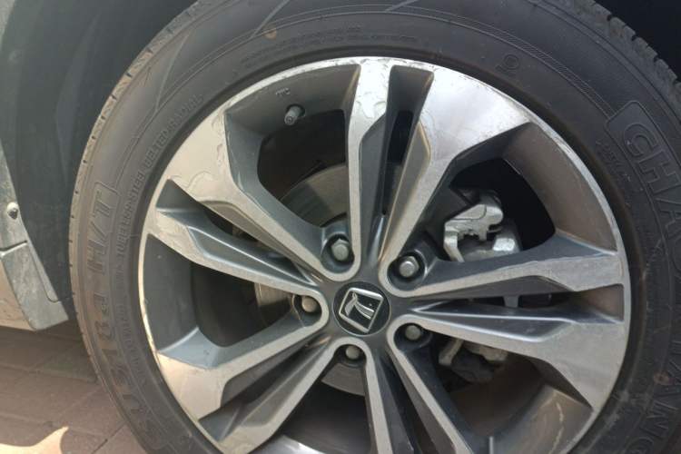 Used Luxgen U6 SUV 2018 1.8T Classic Sunroof Edition Right Front Wheel Hub