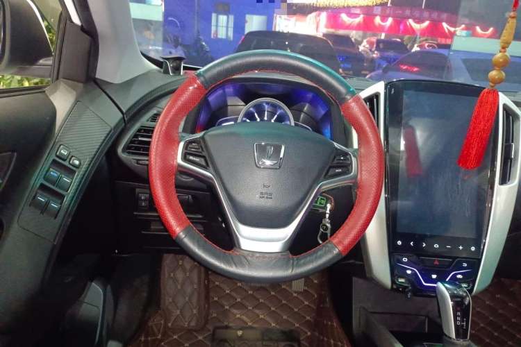 Used Luxgen U6 SUV 2018 1.8T Classic Sunroof Edition Steering Wheel