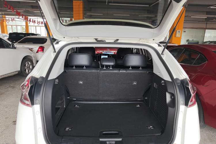 Used Luxgen U6 SUV 2018 1.8T Classic Sunroof Edition Trunk