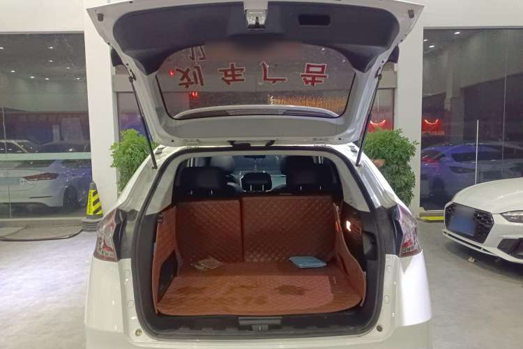 Used Luxgen U6 SUV 2018 1.8T Classic Sunroof Edition Trunk