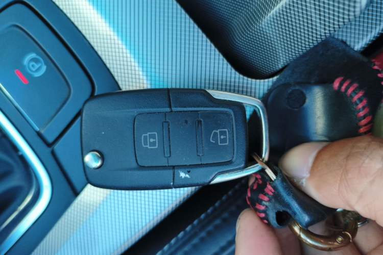 Used Luxgen U6 SUV 2018 1.8T Classic Sunroof Edition Vehicle Key
