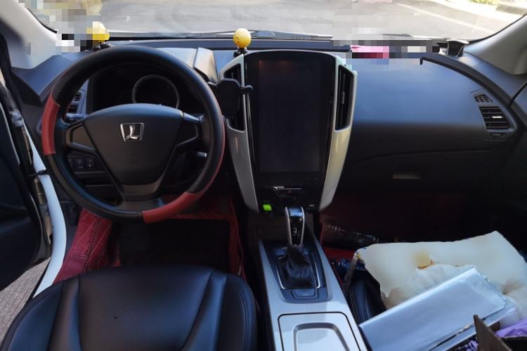 Used Luxgen U6 SUV 2019 1.8T Classic Comfort Edition Center Console