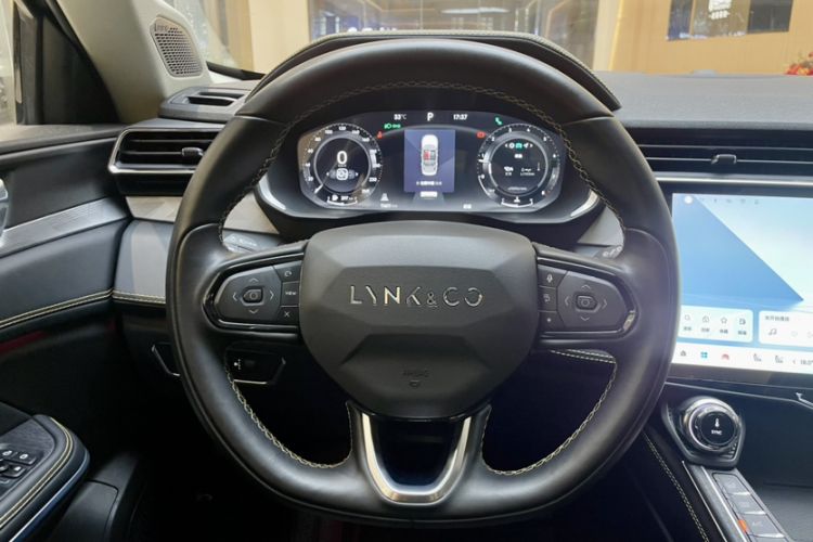 Used Lynk & Co 01 2024 2.0TD Two-Wheel Drive Global Pro Interior 12