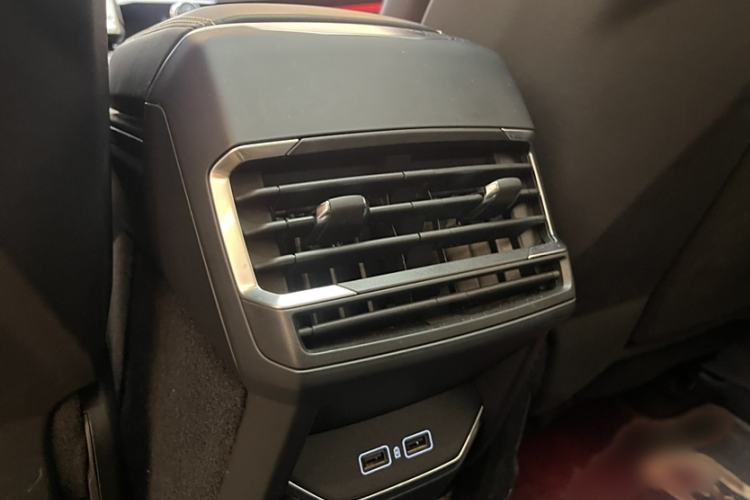 Used Lynk & Co 01 2024 2.0TD Two-Wheel Drive Global Pro Interior 8