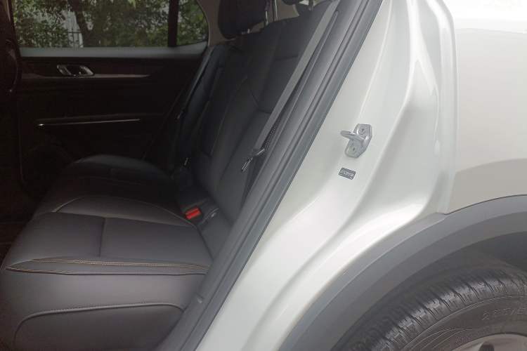 Used Lynk & Co 01 2023 2.0TD Two-Wheel Drive Asian Games Edition Left Rear Seat