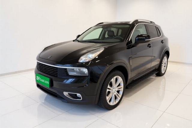 Ojetý Lynk & Co 01 2017 2.0T Two-Wheel Drive Pro Edition