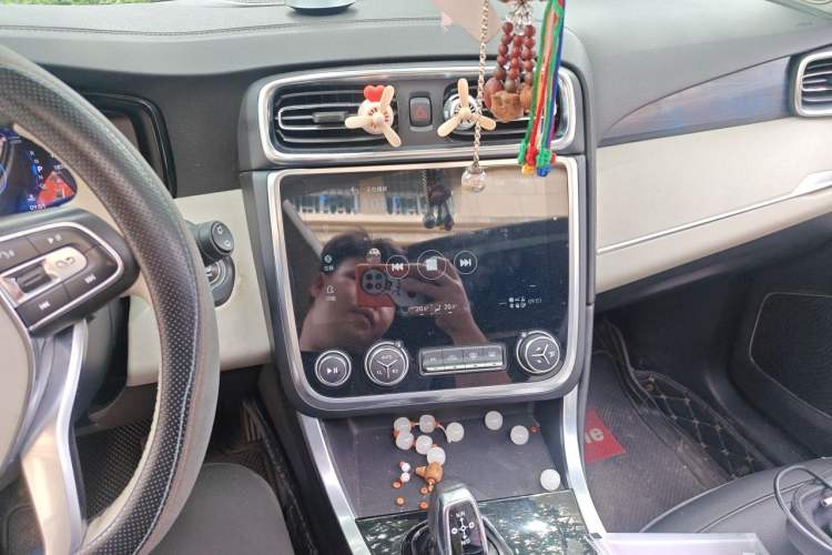 Used Lynk & Co 01 2017 2.0T Two-Wheel Drive Zhaopu Version Audio And AC Panel