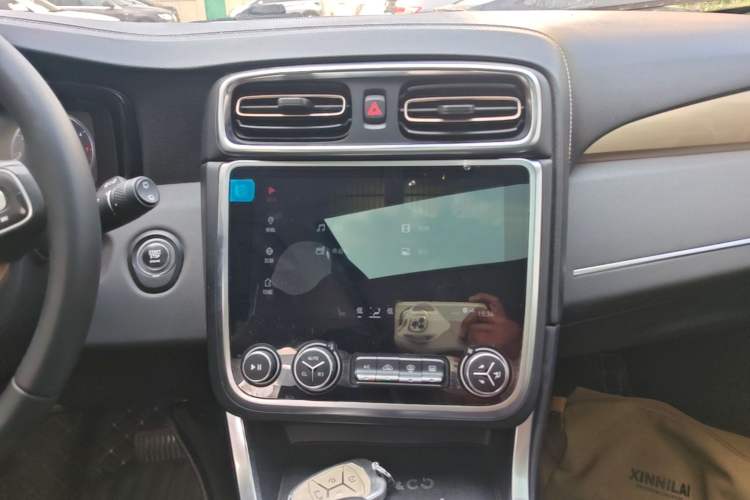 Used Lynk & Co 01 2017 2.0T Two-Wheel Drive Pro Edition Audio And AC Panel