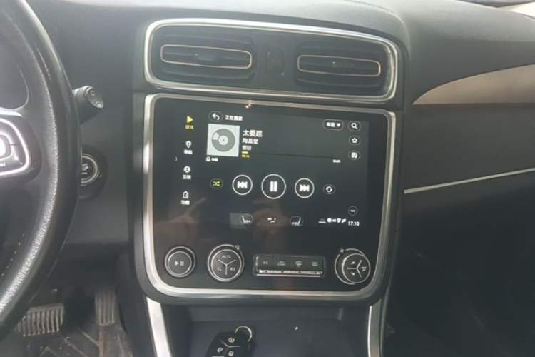 Used Lynk & Co 01 2017 2.0T Two-Wheel Drive Pro Edition Audio And AC Panel