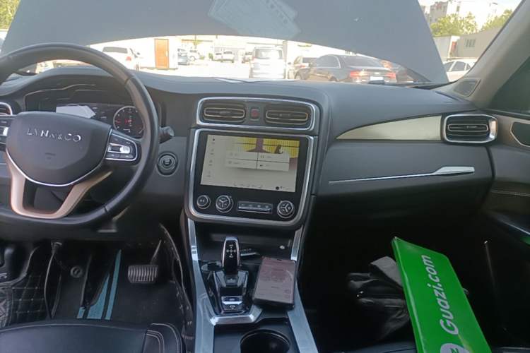 Used Lynk & Co 01 2017 2.0T Two-Wheel Drive Pro Edition Audio And AC Panel