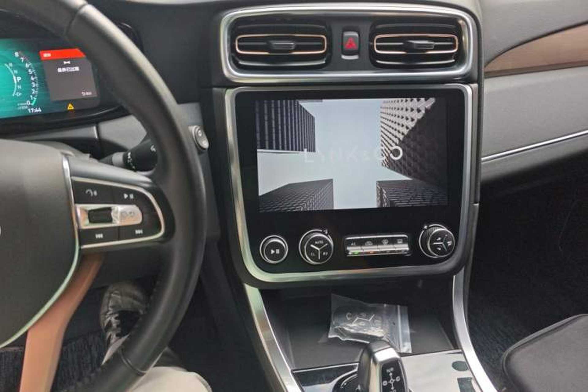 Used Lynk & Co 01 2017 2.0T Two-Wheel Drive Pro Edition Audio And AC Panel