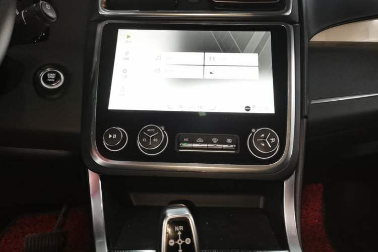 Used Lynk & Co 01 2017 2.0T Two-Wheel Drive Pro Edition Audio And AC Panel