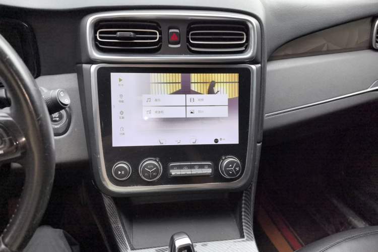 Used Lynk & Co 01 2017 2.0T Two-Wheel-Drive Version Audio And AC Panel