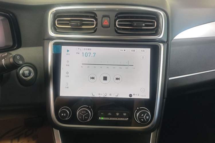 Used Lynk & Co 01 2017 2.0T Two-Wheel Drive Pro Edition Audio And AC Panel