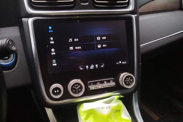 Used Lynk & Co 01 2017 2.0T Two-Wheel-Drive Version Audio And AC Panel