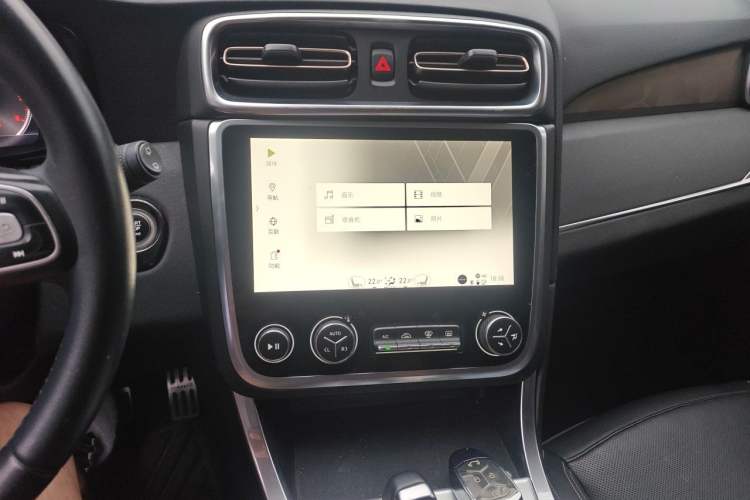 Used Lynk & Co 01 2017 2.0T Two-Wheel Drive Pro Edition Audio And AC Panel