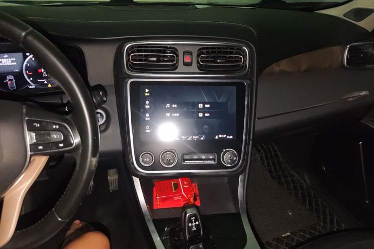 Used Lynk & Co 01 2017 2.0T Two-Wheel Drive Pro Edition Audio And AC Panel