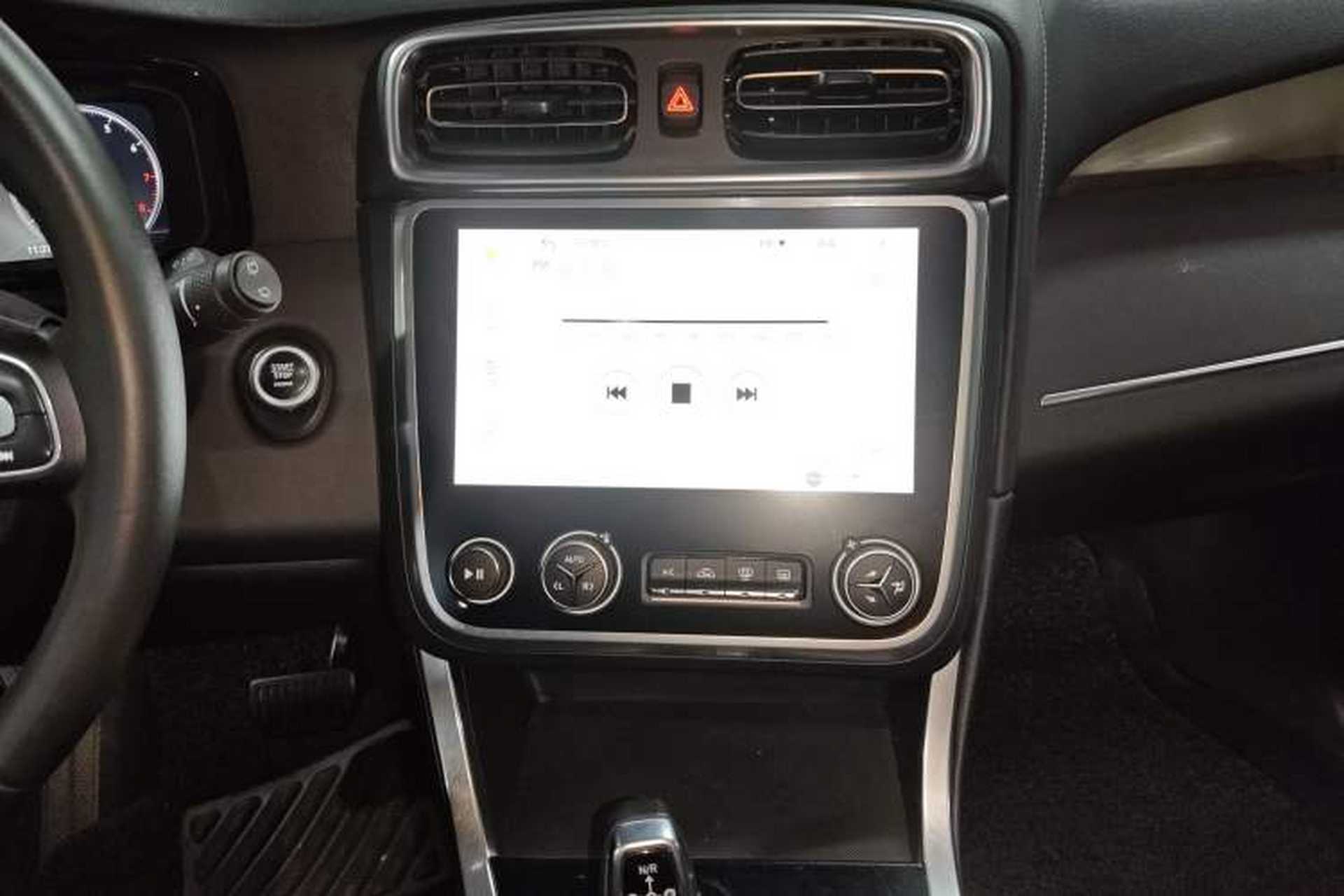 Used Lynk & Co 01 2017 2.0T Two-Wheel Drive Pro Edition Audio And AC Panel