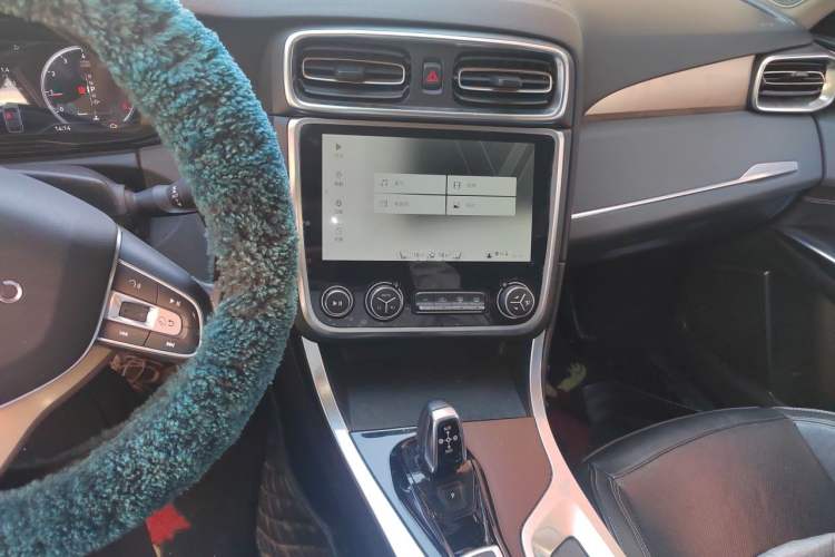 Used Lynk & Co 01 2017 2.0T Two-Wheel Drive Pro Edition Audio And AC Panel