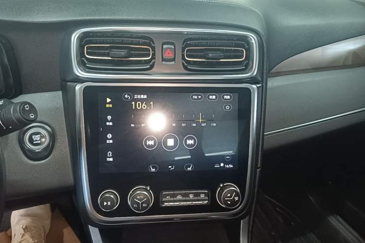 Used Lynk & Co 01 2017 2.0T Two-Wheel Drive Pro Edition Audio And AC Panel