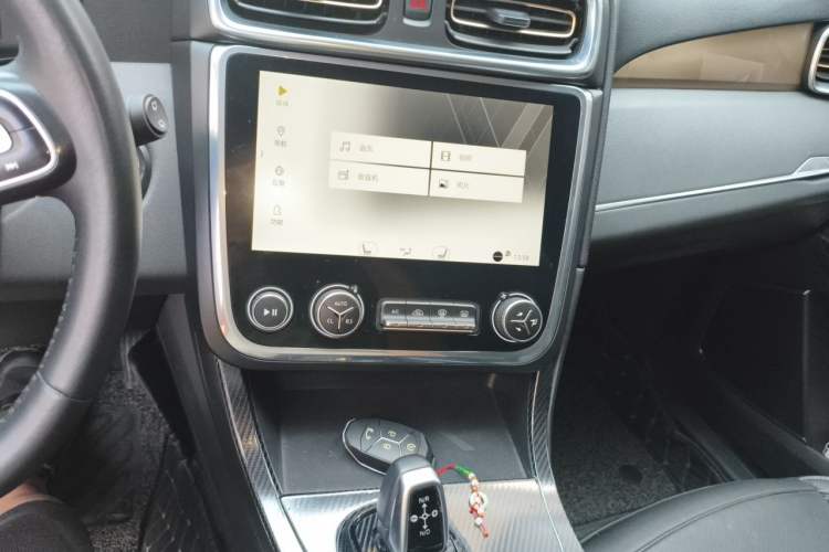 Used Lynk & Co 01 2017 2.0T Two-Wheel Drive Pro Edition Audio And AC Panel