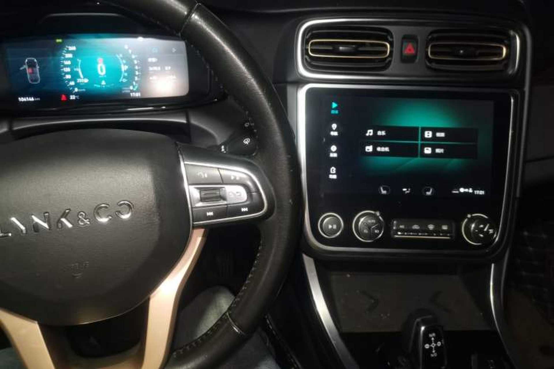 Used Lynk & Co 01 2017 2.0T Two-Wheel Drive Pro Edition Audio And AC Panel