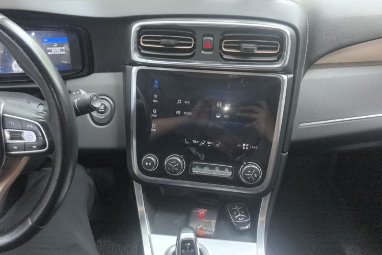 Used Lynk & Co 01 2017 2.0T Two-Wheel Drive Pro Edition Audio And AC Panel