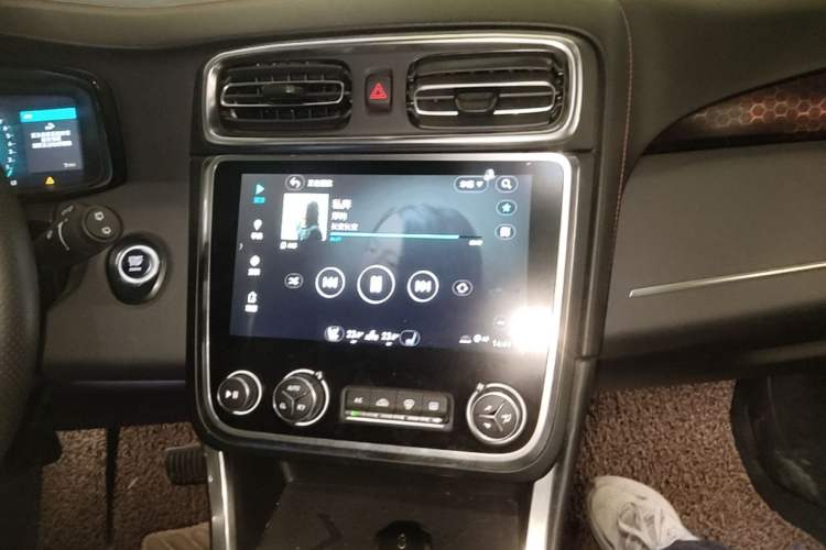 Used Lynk & Co 01 2017 2.0T Four-Wheel Drive Pro Edition Audio And AC Panel