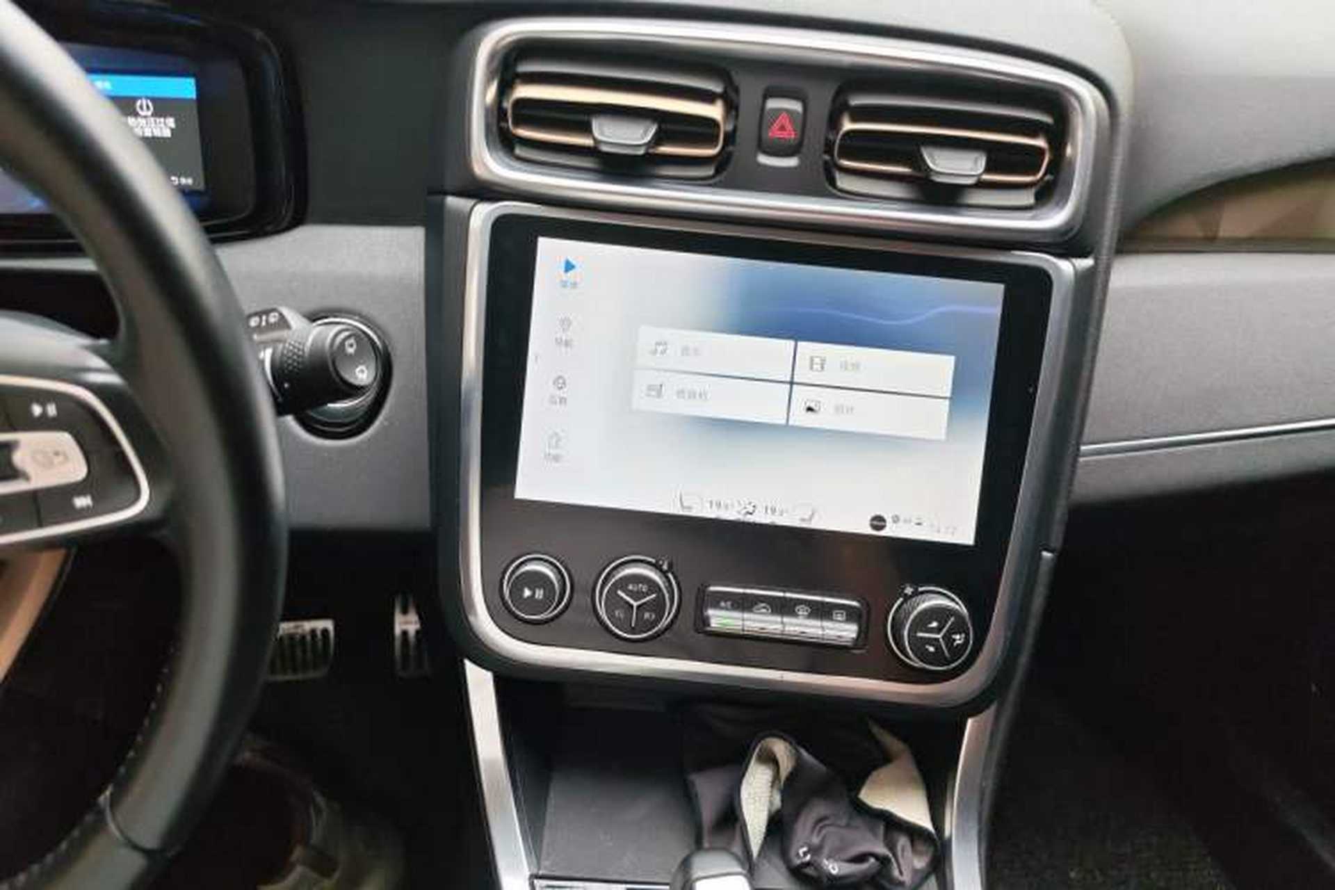 Used Lynk & Co 01 2017 2.0T Two-Wheel Drive Pro Edition Audio And AC Panel