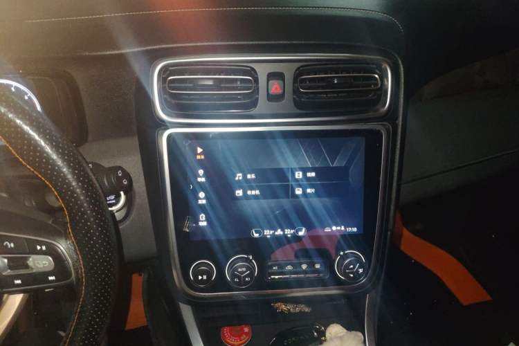 Used Lynk & Co 01 2017 2.0T Two-Wheel Drive Pro Edition Audio And AC Panel