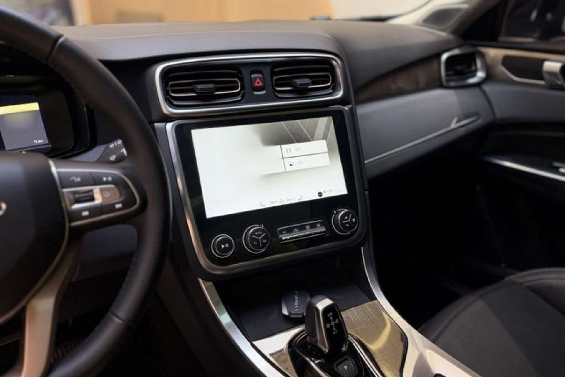 Used Lynk & Co 01 2017 2.0T Two-Wheel Drive Pro Edition Audio And AC Panel