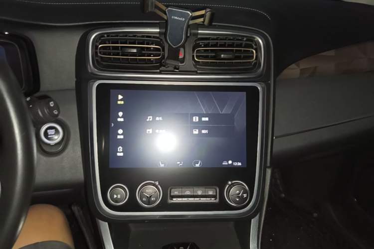 Used Lynk & Co 01 2017 2.0T Two-Wheel Drive Pro Edition Audio And AC Panel