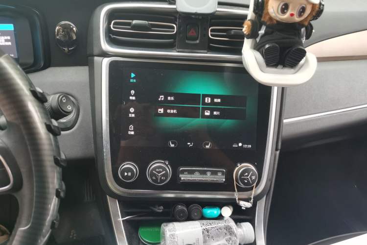 Used Lynk & Co 01 2017 2.0T Two-Wheel Drive Pro Edition Audio And AC Panel