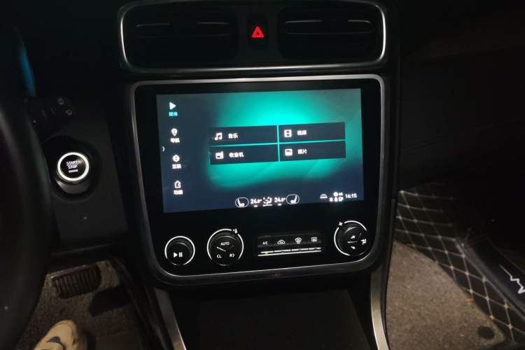 Used Lynk & Co 01 2017 2.0T Two-Wheel Drive Pro Edition Audio And AC Panel
