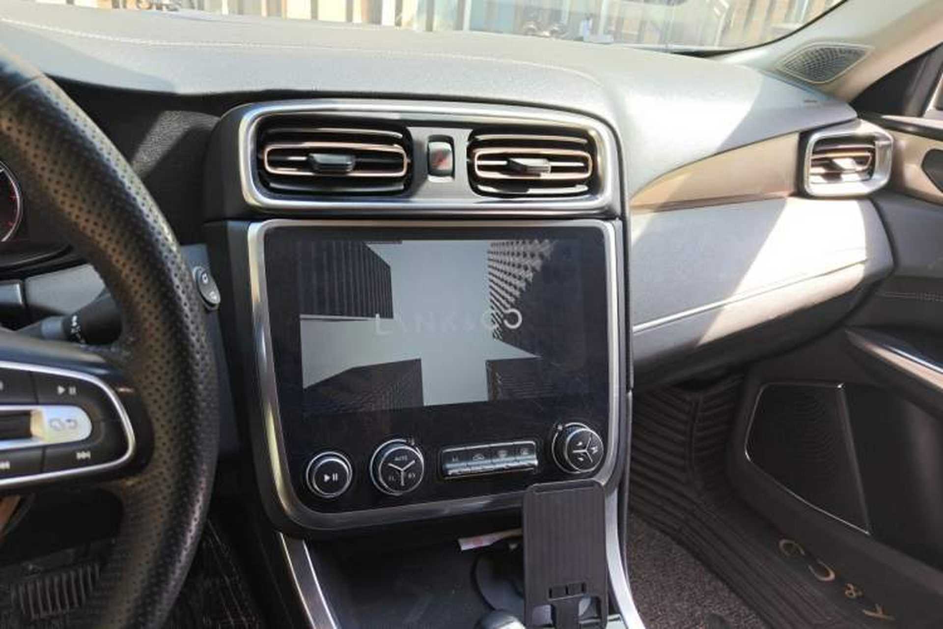 Used Lynk & Co 01 2017 2.0T Two-Wheel Drive Pro Edition Audio And AC Panel
