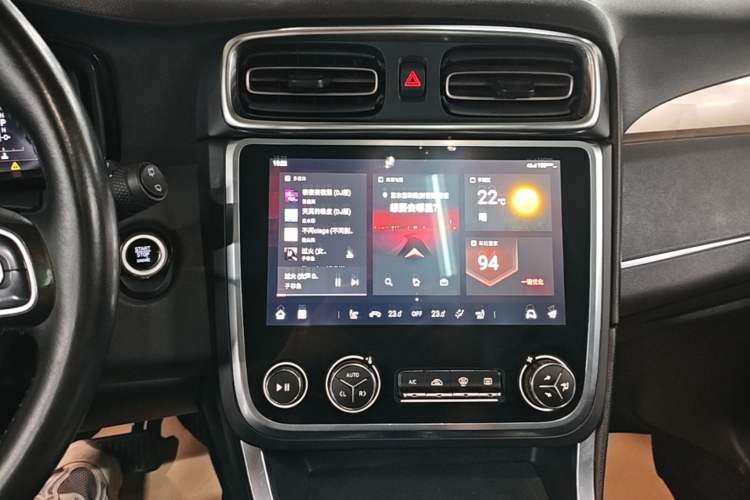 Used Lynk & Co 01 2017 2.0T Two-Wheel Drive Pro Edition Audio And AC Panel