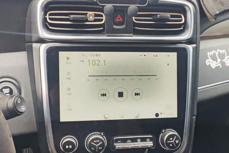 Used Lynk & Co 01 2017 2.0T Two-Wheel-Drive Version Audio And AC Panel