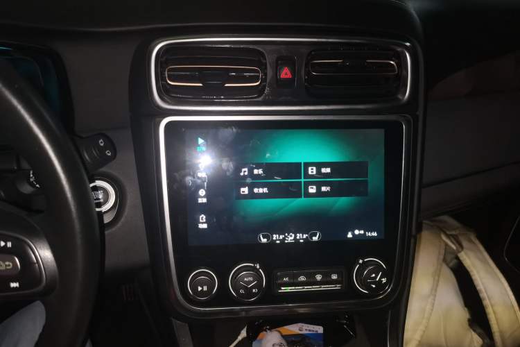Used Lynk & Co 01 2017 2.0T Two-Wheel Drive Pro Edition Audio And AC Panel