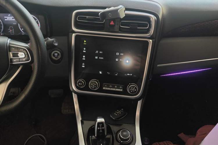Used Lynk & Co 01 2017 2.0T Four-Wheel Drive Pro Edition Audio And AC Panel