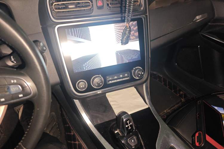 Used Lynk & Co 01 2017 2.0T Two-Wheel Drive Pro Edition Audio And AC Panel
