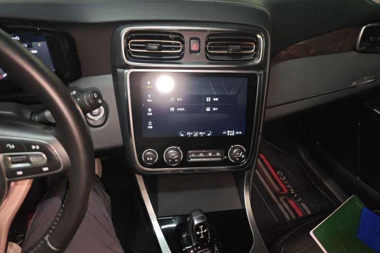 Used Lynk & Co 01 2017 2.0T Two-Wheel Drive Pro Edition Audio And AC Panel