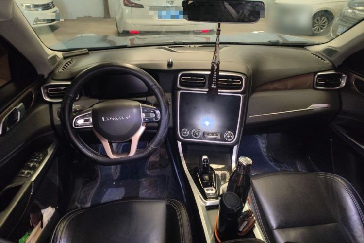 Used Lynk & Co 01 2017 2.0T Two-Wheel Drive Pro Edition Center Console