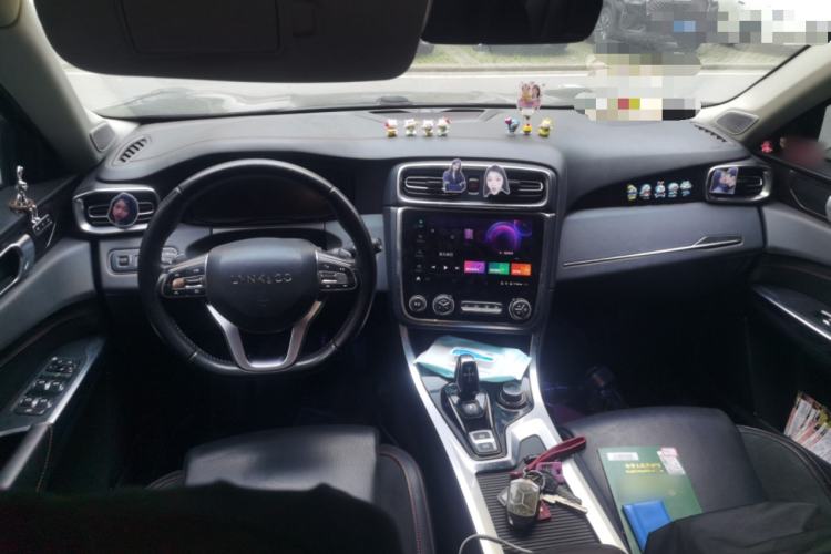 Used Lynk & Co 01 2017 2.0T Four-Wheel Drive Pro Edition Center Console