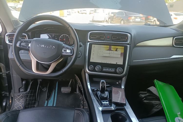 Used Lynk & Co 01 2017 2.0T Two-Wheel Drive Pro Edition Center Console