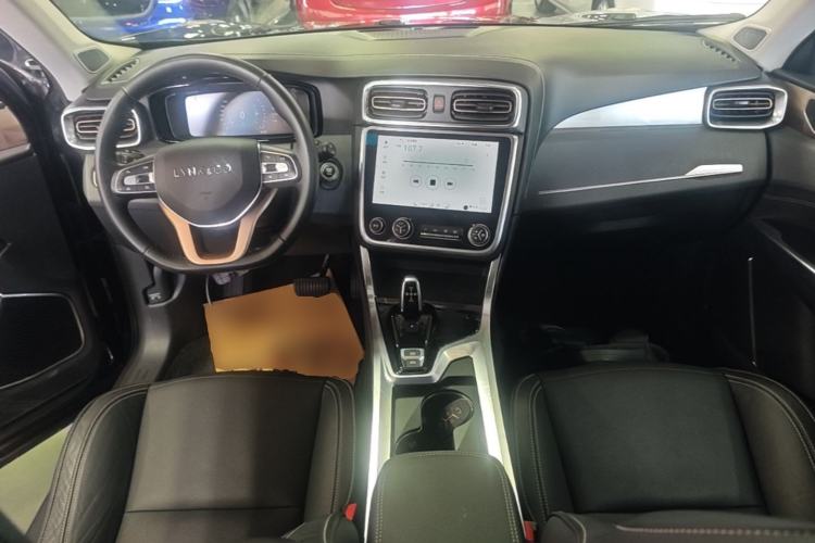 Used Lynk & Co 01 2017 2.0T Two-Wheel Drive Pro Edition Center Console