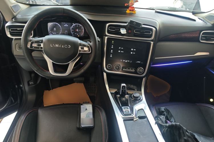 Used Lynk & Co 01 2017 2.0T Four-Wheel Drive Pro Edition Center Console
